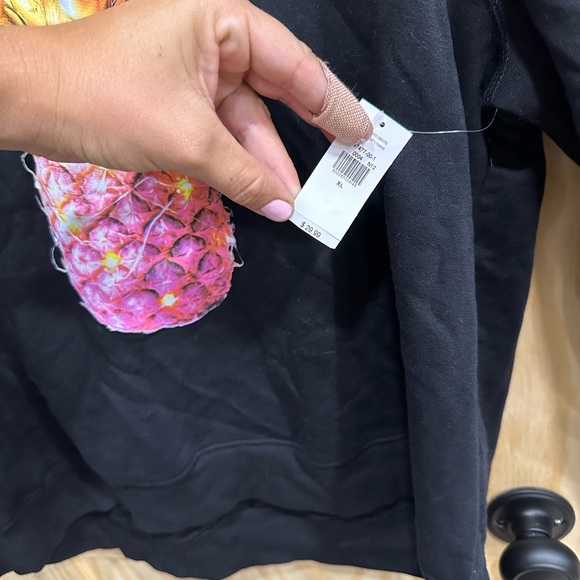 NWT Old Navy Sweatshirt - Picture 4 of 7